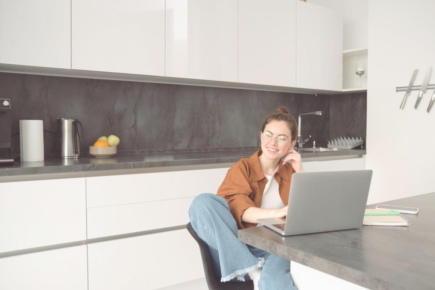 Interactive budget communication session in progress